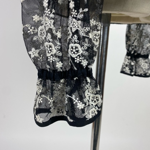 INTERMIX Amira Lace Mesh Black White Long Sleeve Blouse Womens Medium - Picture 6 of 9